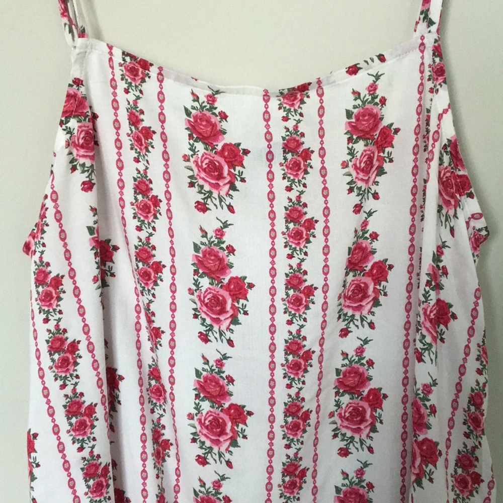 Floral tank - Picture 2 of 3